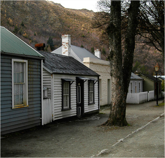 Arrowtown White Cottage 